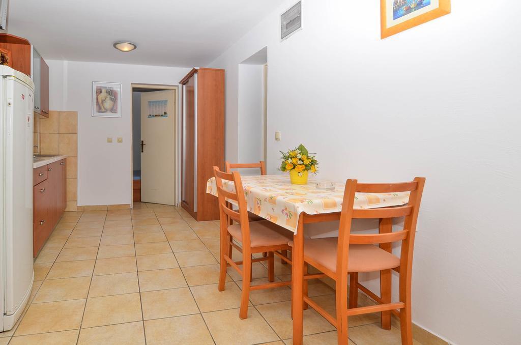 Apartments Karla Orebic Room photo